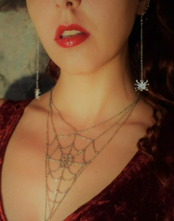 گردنبند تار عنکبوتی