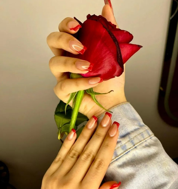 فرنچ قرمز ناخن