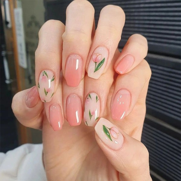 طراحی مینیمال ناخن با تم نود و گل‌های لاله 