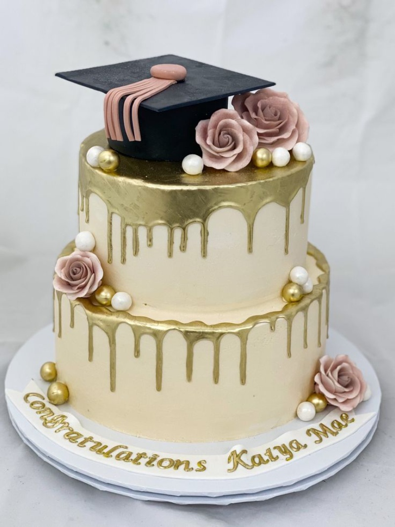 مدل کیک دوطبقه و طلایی فارغ التحصیلی زیبا