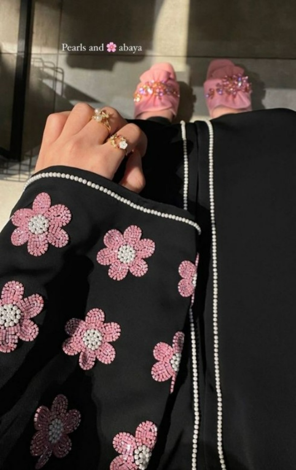 آستین های گلدوزی