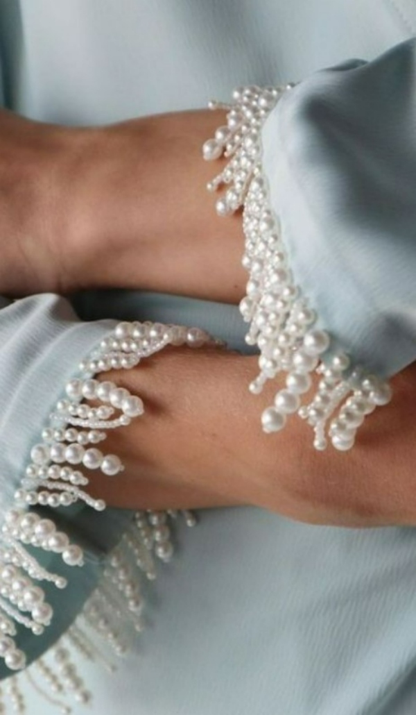 آستین های گلدوزی