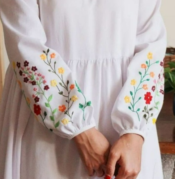 آستین های گلدوزی