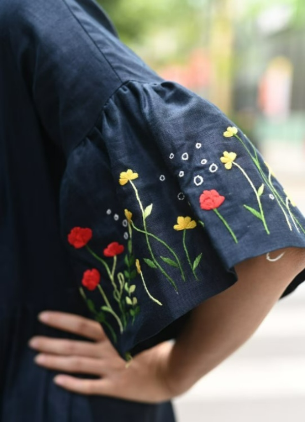 آستین های گلدوزی