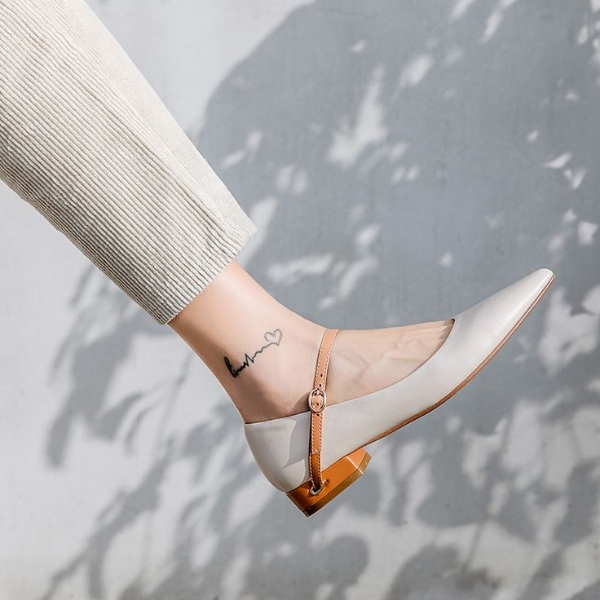 مدل کفش ساده و مینیمال دخترانه راحتی زیبا