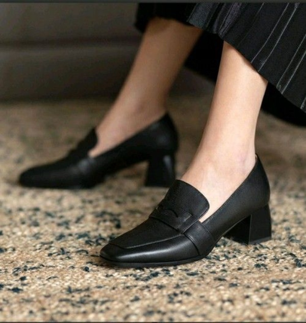 مدل کفش سیاه و راحتی زنانه زیبا