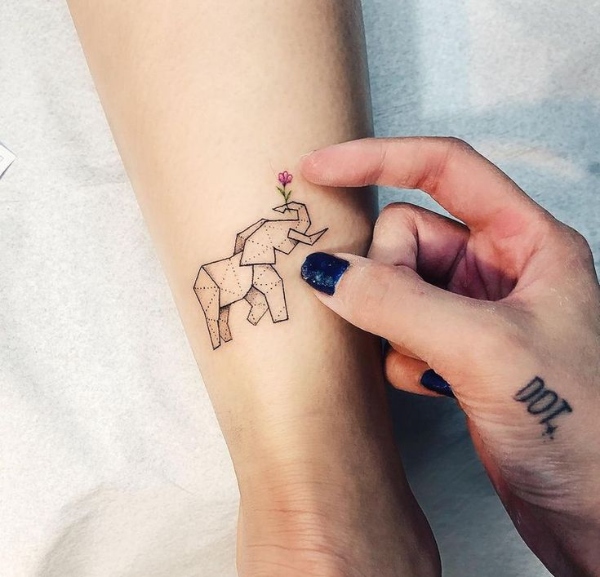 تتو فیل هندسی