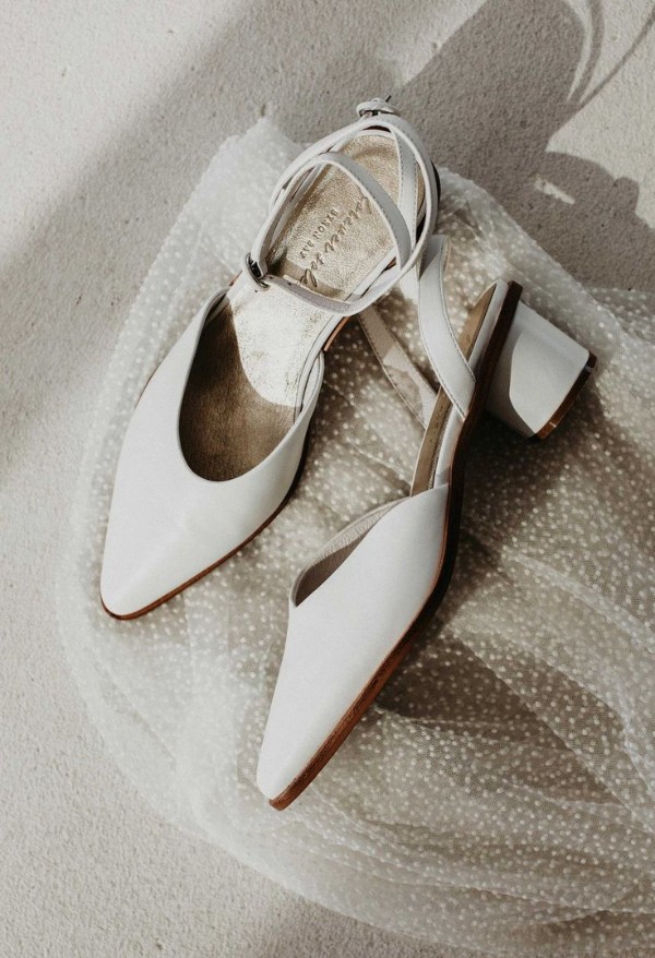 کفش عروس نوک تیز پاشنه پهن سفید رنگ