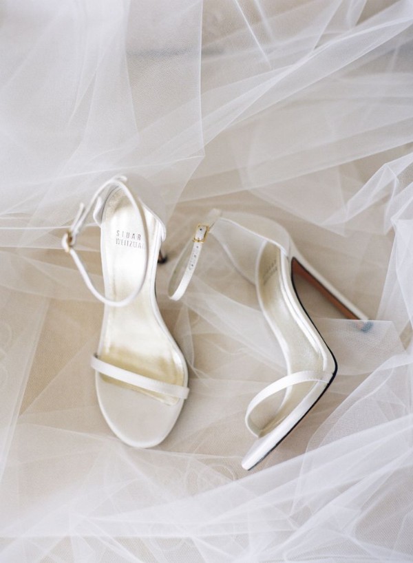 کفش عروس مینیمال با پاشنه بلند سوزنی