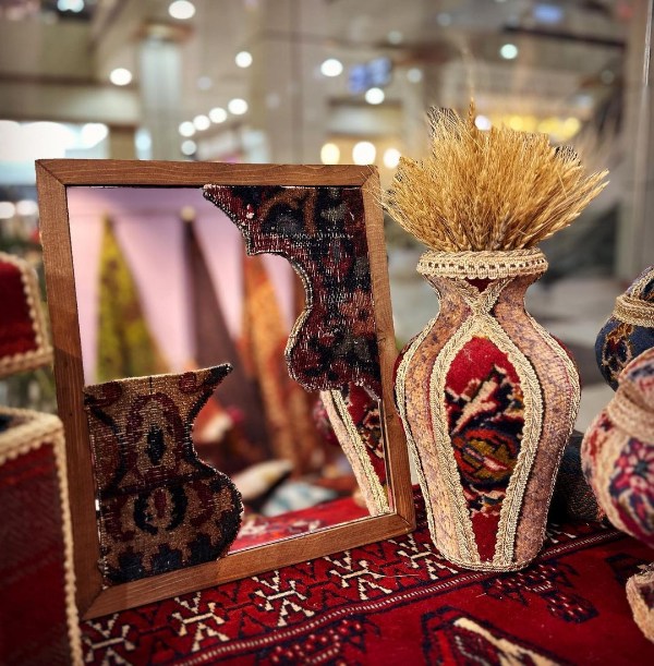 ست گلدان و آینه با نقش فرش دستبافت