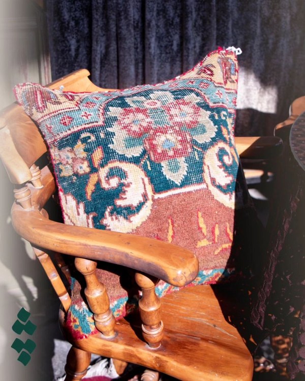 کوسن مبل و صندلی با طرح فرش سنتی 
