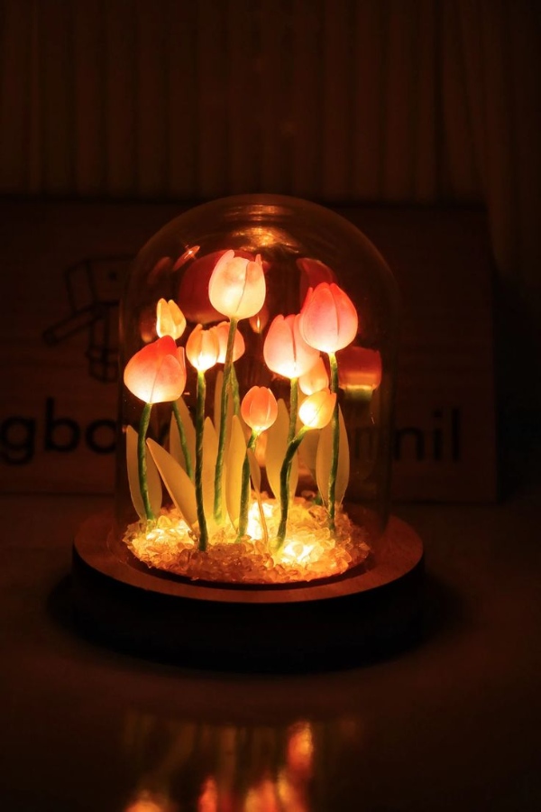 مدل چراغ خواب گل لاله حبابی زیبا