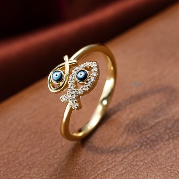 انگشتر نگیندار ماهی با سنگ چشم و نظر زیبا