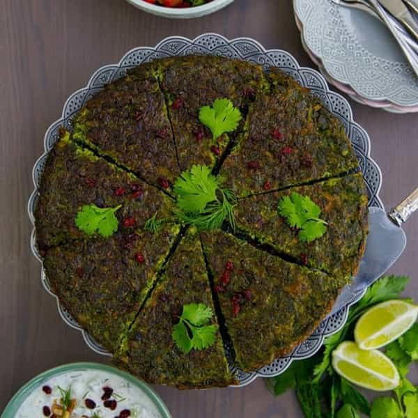 تزیین ساده و زیبای کوکو سبزی