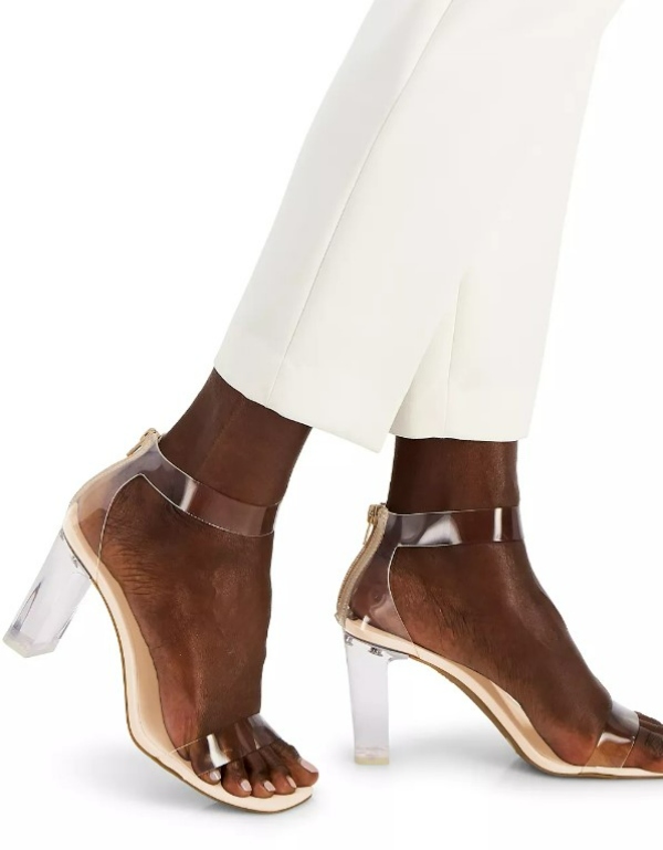 صندلهای پاشنه شیشهای