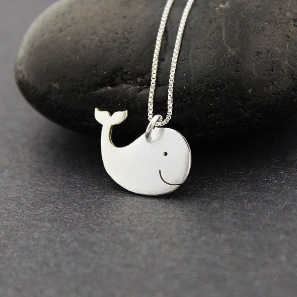 گردنبند نقره‌ای نهنگ خندان