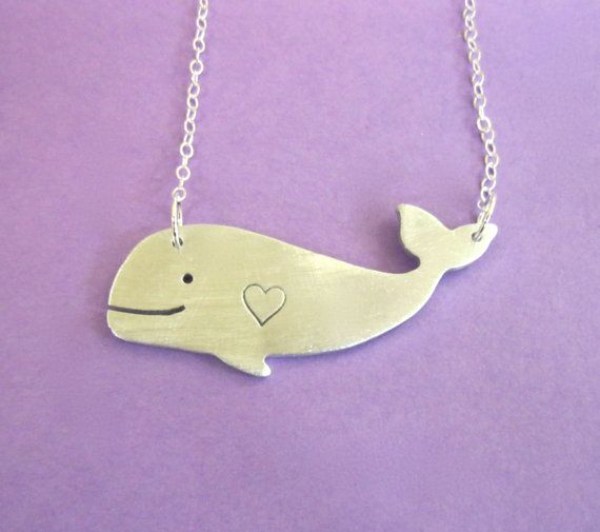 گردنبند نقره‌ای و زیبای نهنگ عاشق