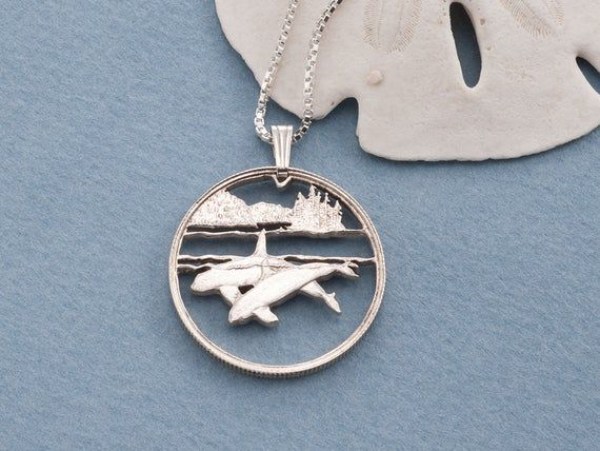 گردنبند طرح نهنگ‌های عاشق