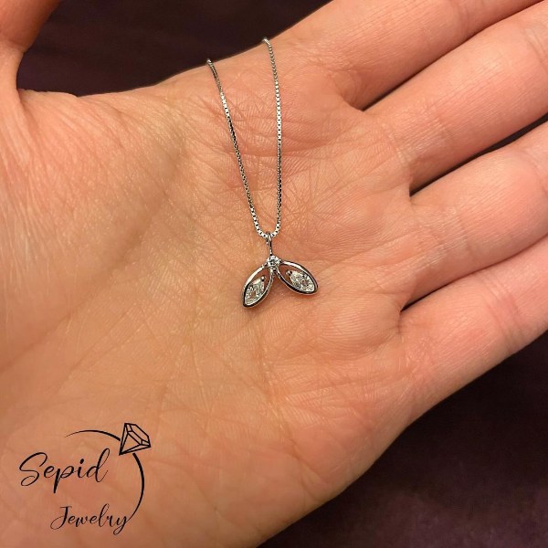 گردنبند نگین دار دم نهنگ