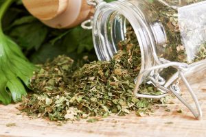 ذخیره سازی گیاهان خشک برای زمان طولانی