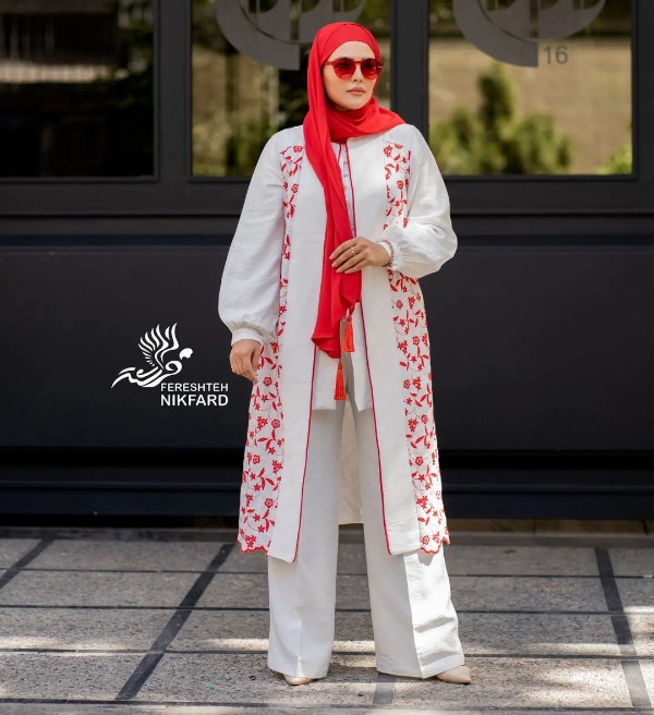 مانتوی بلند مجلسی سفید گلدار