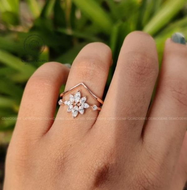 انگشتر نامزدی طرح گل نگین دار