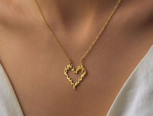 گردنبند قلب آتشین