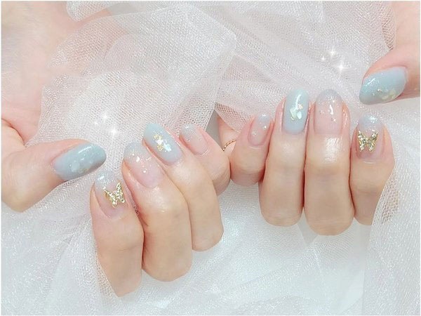 ناخن مینیمال آبی یخی