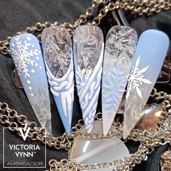 ناخن مصنوعی با طرح برف و یخ