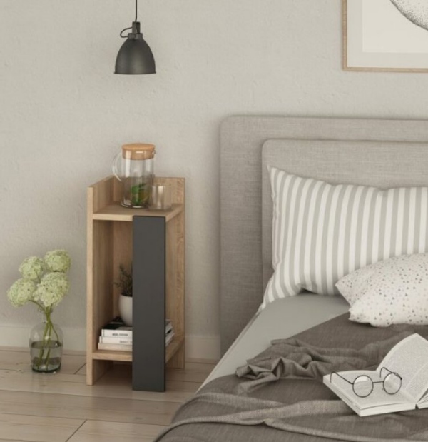 میز کنار تخت