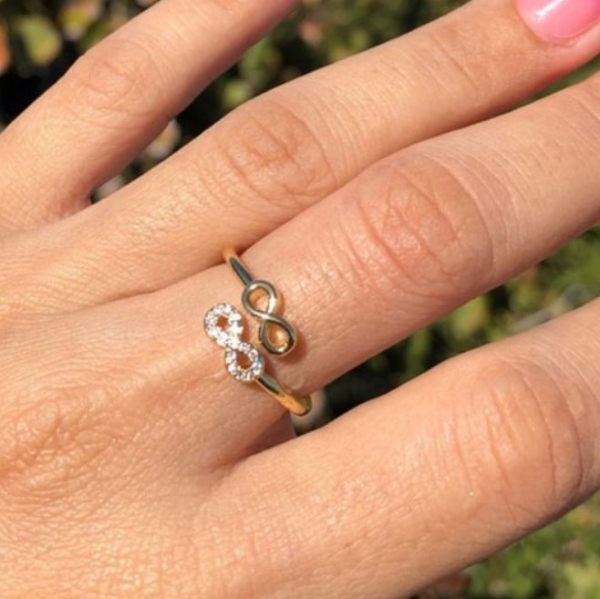 انگشتر بی نهایت