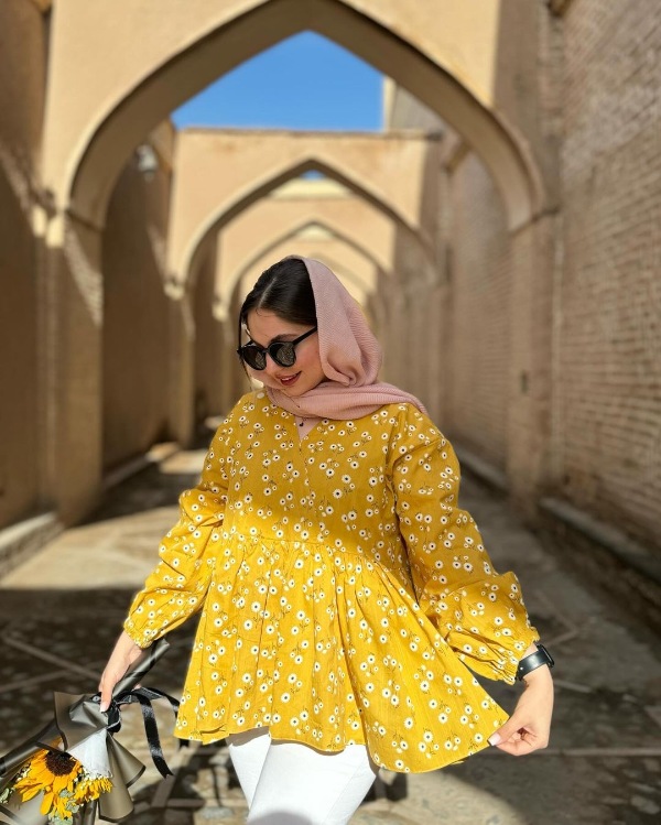 مانتو نخی خردلی گلدار