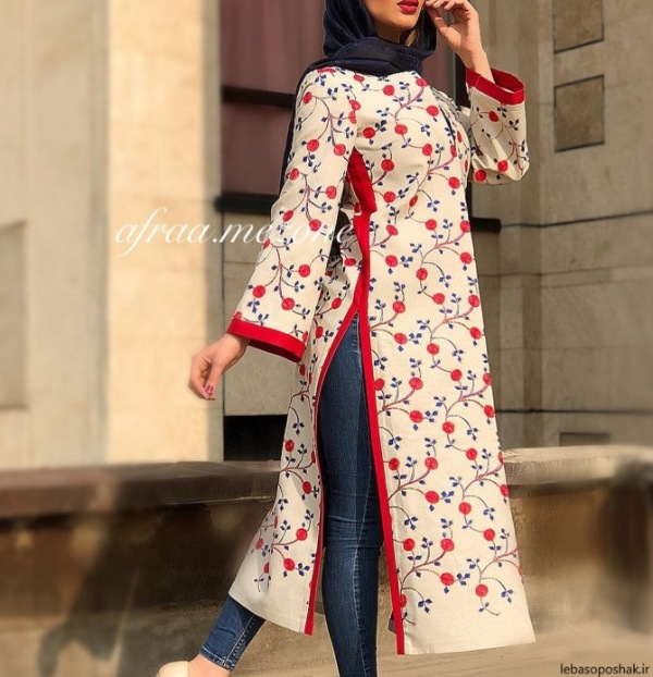 مانتو نخی گلدار چاکدار بلند