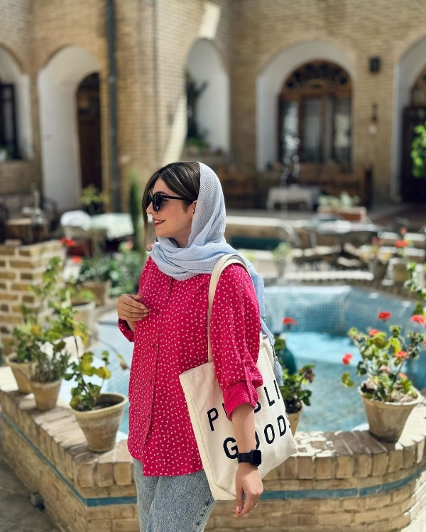 مانتوی نخی سرخابی گلدار