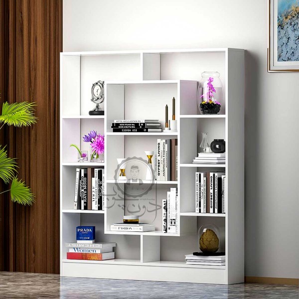 کتابخانه چوبی سفید رنگ
