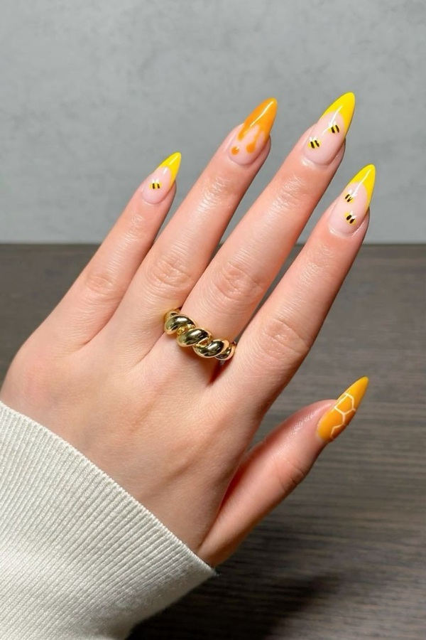 فرنچ زرد ناخن با تم زنبور 