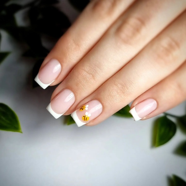 فرنچ ساده ناخن زنبوری