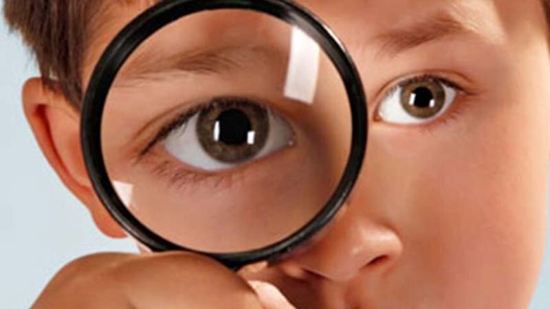 تقویت بینایی با ابزاری چون ذره بین