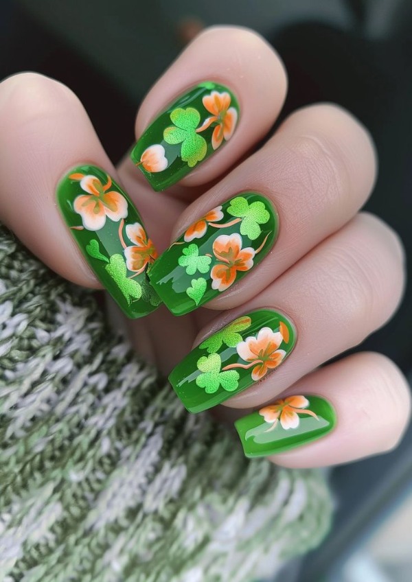 ناخن با طرح شبدر