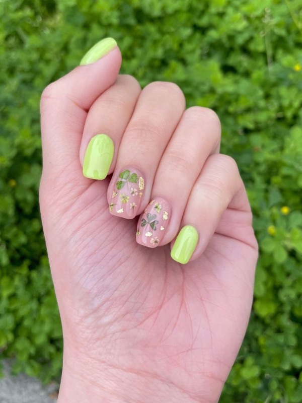 ناخن با طرح شبدر