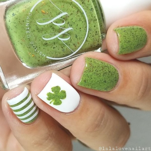 ناخن با طرح شبدر