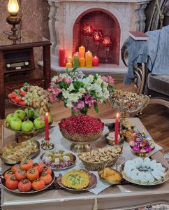 تزیین میز شب یلدا ساده و شیک