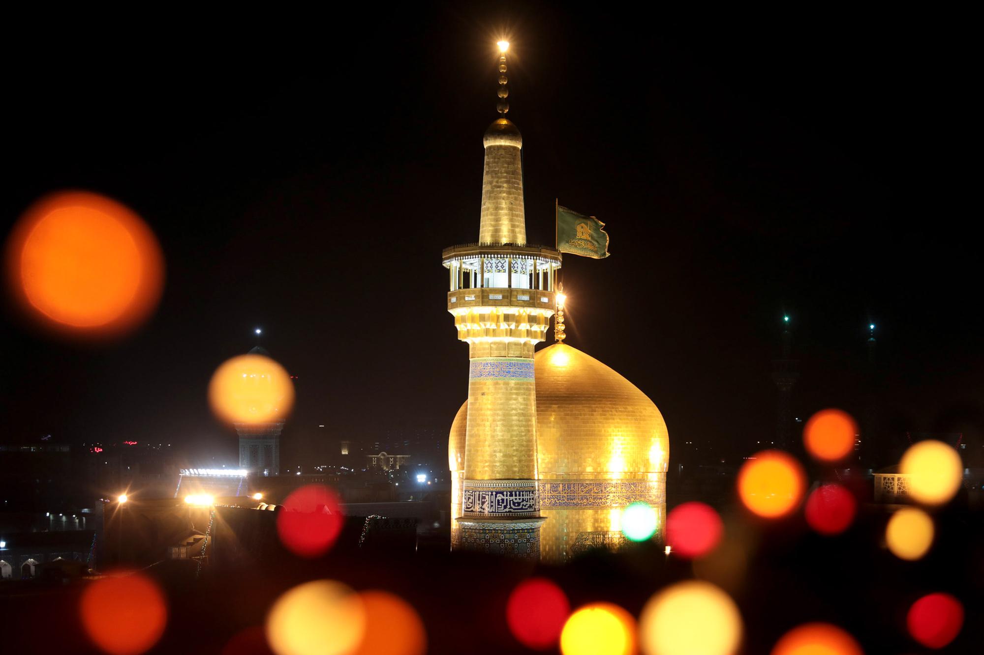 نمایی از حرم مطهر امام رضا (ع) در مشهد