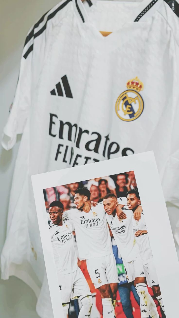 والپیپر لوگو رئال مادرید