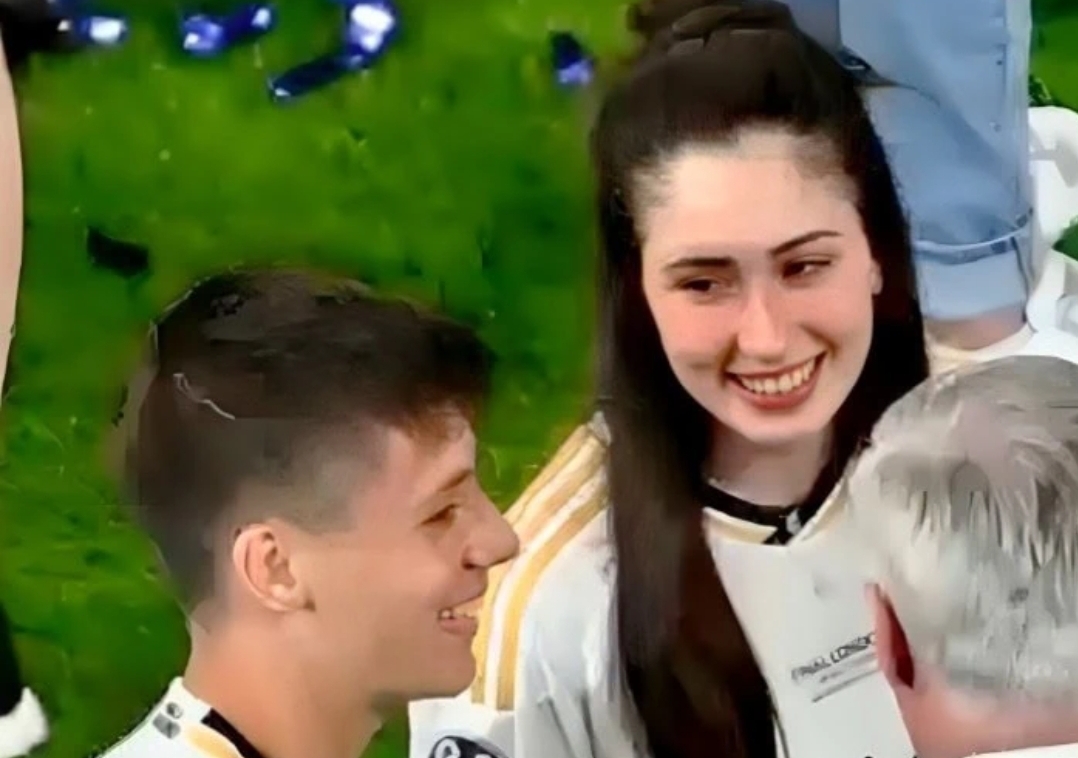 همسر آردا گولر