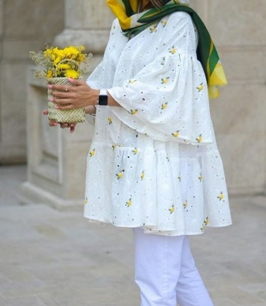 مدل مانتو تابستانی با پارچه نخی
مانتو تابستانه جلو بسته
مانتو تابستانه کوتاه
مانتو تابستانی شیک
مدل مانتو شیک و باکلاس
مدل مانتو تابستانی امسال