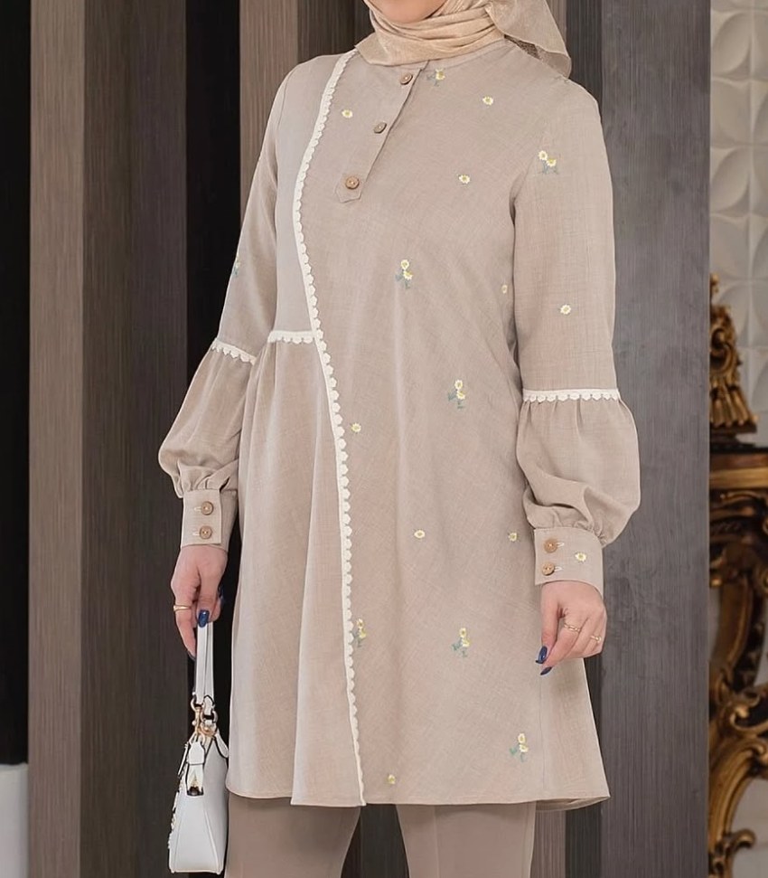 مدل مانتو تابستانی با پارچه نخی
مانتو تابستانه جلو بسته
مانتو تابستانه کوتاه
مانتو تابستانی شیک
مدل مانتو شیک و باکلاس
مدل مانتو تابستانی امسال