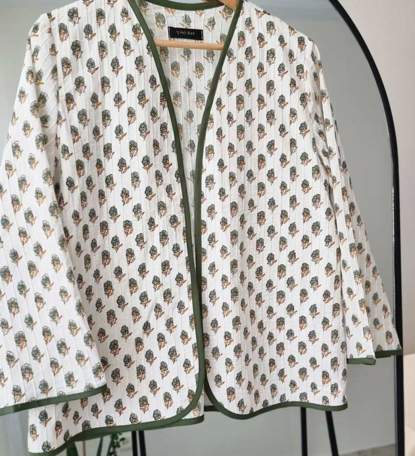 مدل مانتو تابستانی با پارچه نخی
مانتو تابستانه جلو بسته
مانتو تابستانه کوتاه
مانتو تابستانی شیک
مدل مانتو شیک و باکلاس
مدل مانتو تابستانی امسال