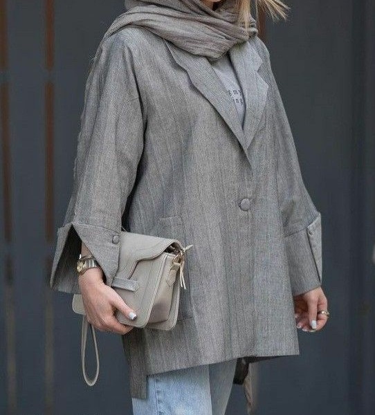 مدل مانتو تابستانی با پارچه نخی
مانتو تابستانه جلو بسته
مانتو تابستانه کوتاه
مانتو تابستانی شیک
مدل مانتو شیک و باکلاس
مدل مانتو تابستانی امسال