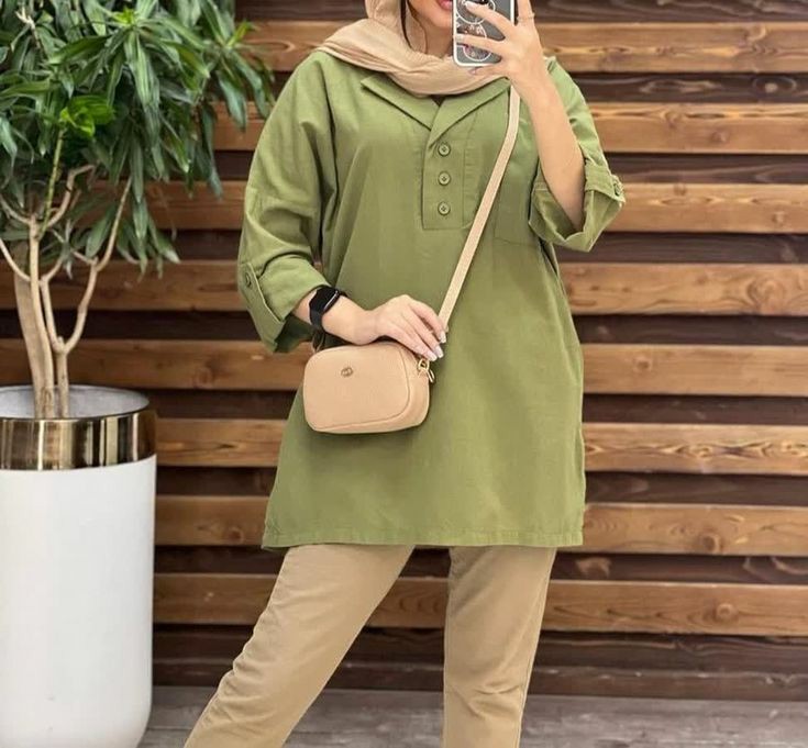 مدل مانتو تابستانی با پارچه نخی
مانتو تابستانه جلو بسته
مانتو تابستانه کوتاه
مانتو تابستانی شیک
مدل مانتو شیک و باکلاس
مدل مانتو تابستانی امسال